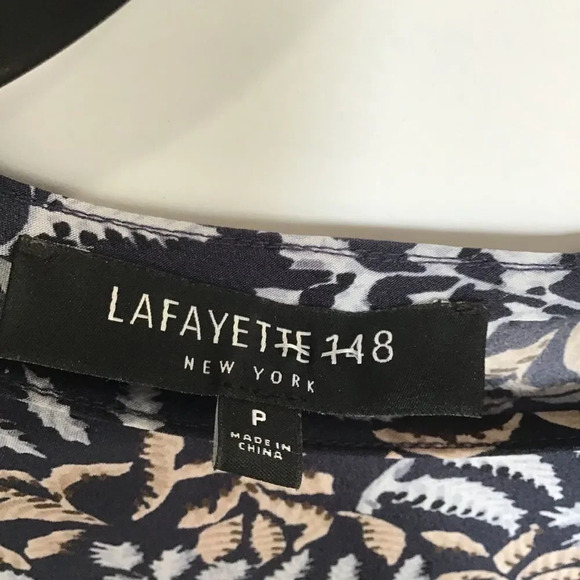 Lafayette 148 NY Silk Blouse Navy Print Small - Picture 5 of 5